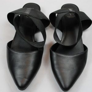 SIMPLY VERA VERA WANG STRAPPY SANDALS B34